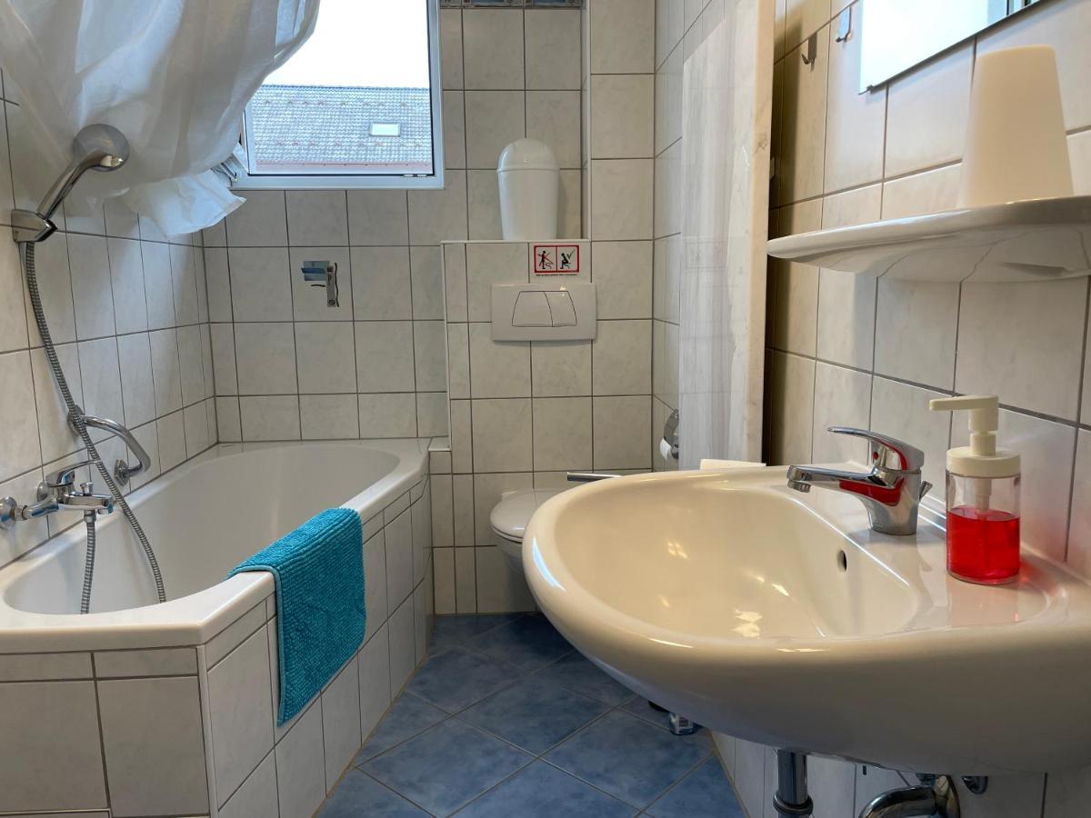 Altstadt Naehe 7 Min Fussweg Ueber Alte Maibruecke Zu Pension Mit Balkon & Garten, Ideal For Long Stay, Relocation Ochsenfurt Exteriér fotografie