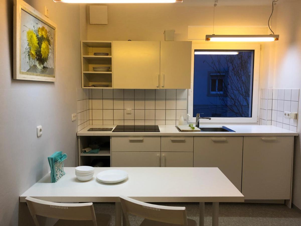 Altstadt Naehe 7 Min Fussweg Ueber Alte Maibruecke Zu Pension Mit Balkon & Garten, Ideal For Long Stay, Relocation Ochsenfurt Exteriér fotografie